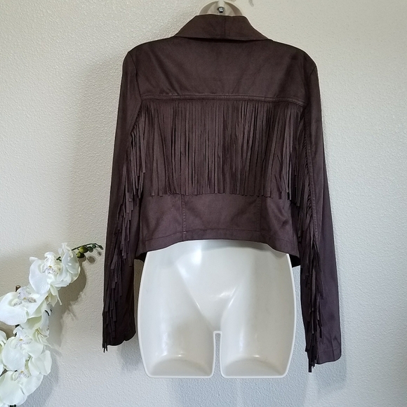 Shyanne Women's Fringe Faux Suede Cropped Jacket - Picture 3 of 9